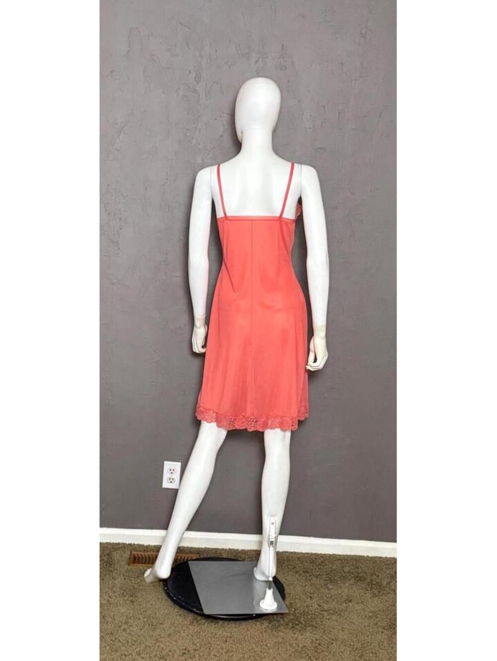 Vintage 1960's Coral Lacy Slip Dress from St. Michael of Britian size 36 - Picture 7 of 15